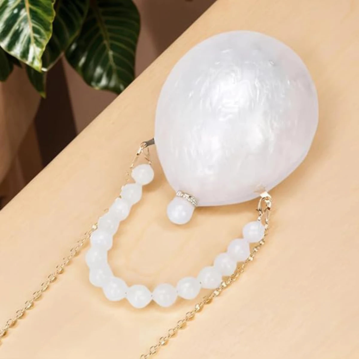 Unique Women Egg Round Acrylic Clutch Bag Chic Pearl Chain Evening Purse Wedding Handbag for Prom Party Dating