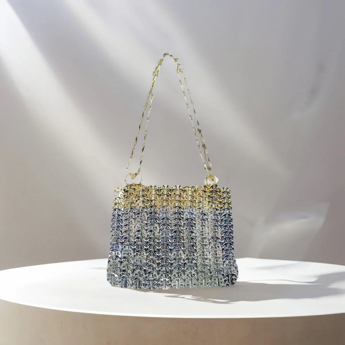 Women Glitter Metal Sequins Shoulder Bag Trendy Hollow Out Metallic Clutch Evening Party Crossbody Purse for Prom Cocktail