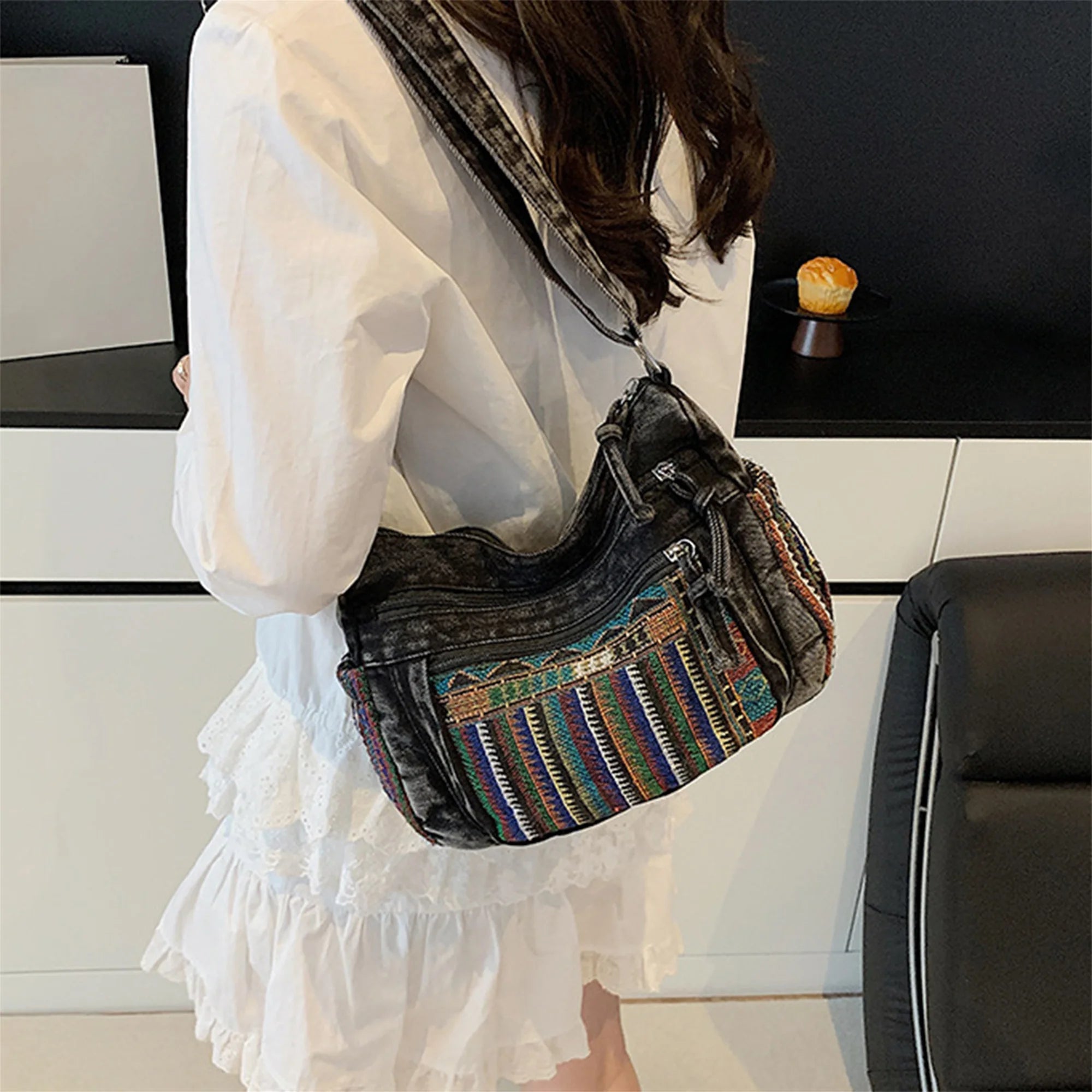 Stylish Ethnic Print Tote Bag with Adjustable Strap for Women Casual Shoulder Handbag with Unique Pattern for Girls