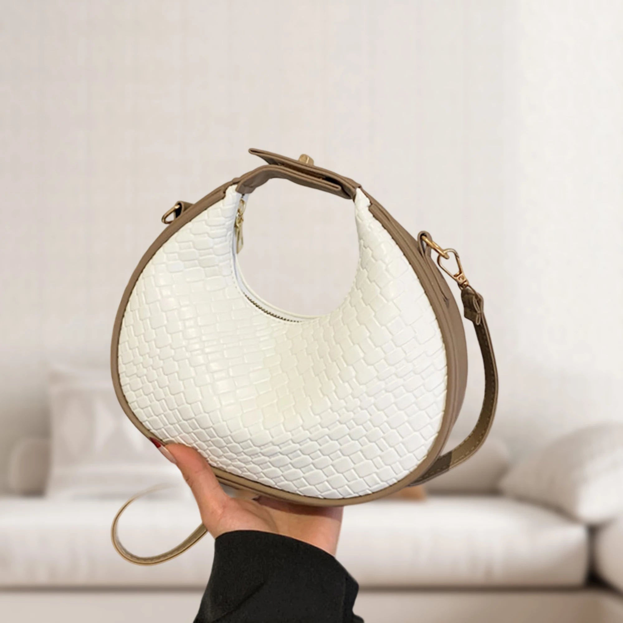 Stylish Shoulder Bag for Women Trendy Adjustable Faux Leather Crossbody Purse with Zipper Closure for Everyday Use and Shopping